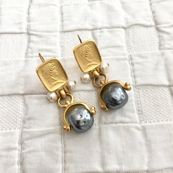 Linda Levinson Jewelry Vintage Linda Levinson Roman Pearl Earrings